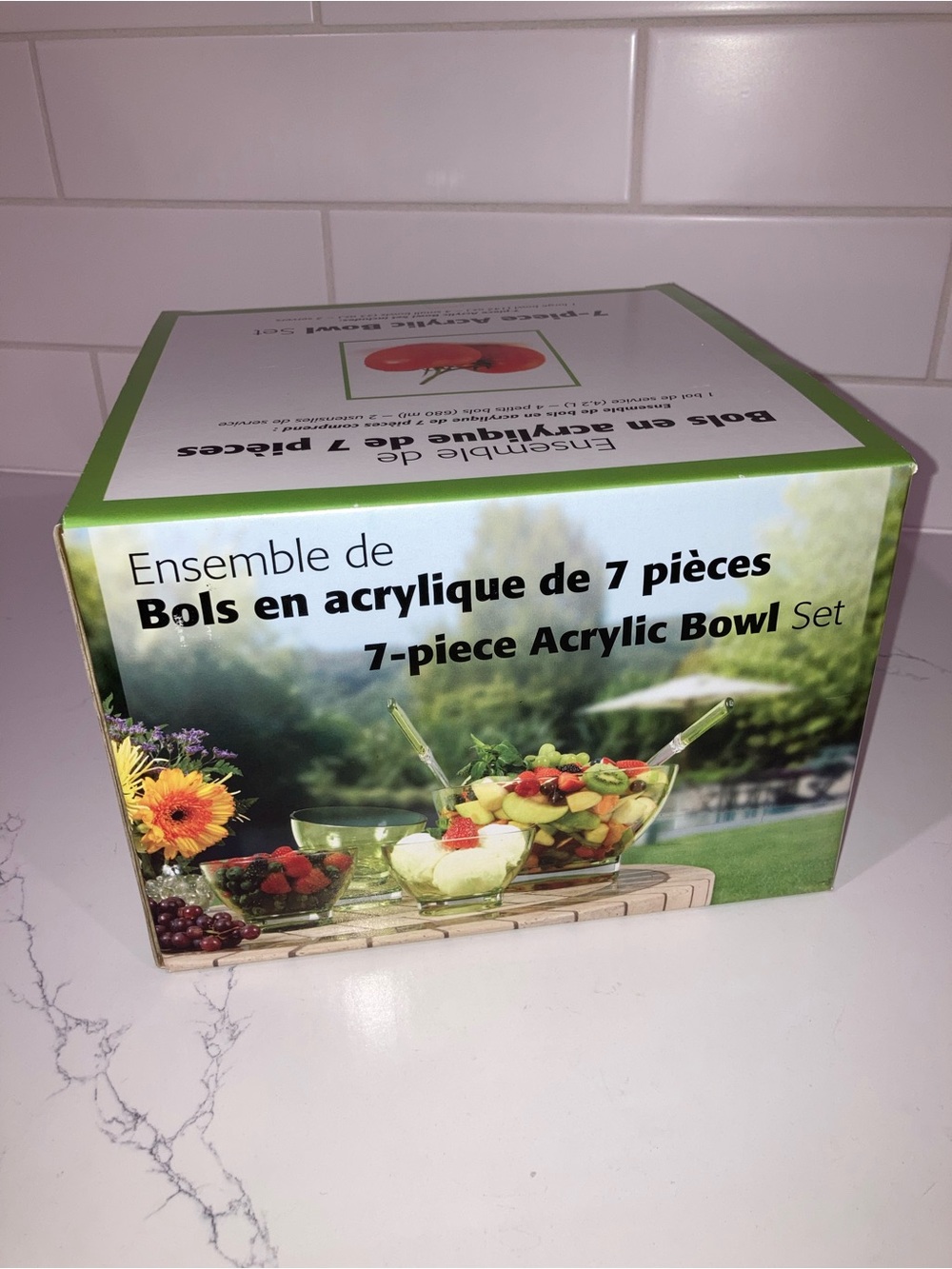 Green 7 Piece Acrylic Bowl Set - NEW IN BOX